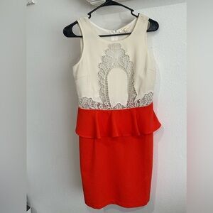 Mystree women’s bar III cream combo sleeveless lace peplum dress size small.